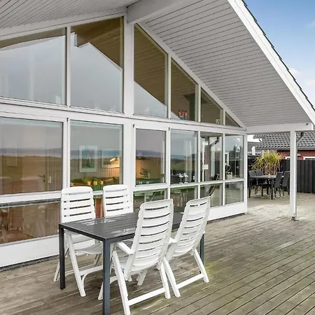 Lovely In With Kitchen Holiday home