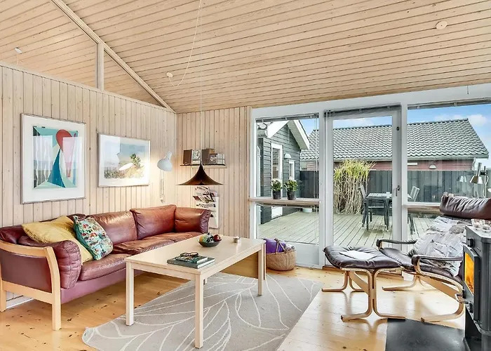 Vakantiehuis Lovely In With Kitchen