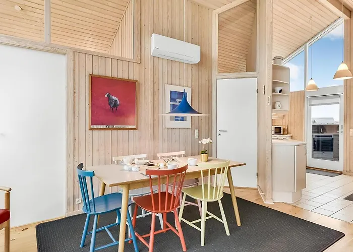 Vakantiehuis Lovely In With Kitchen *